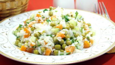 Салат с рисом и огурцом Софья