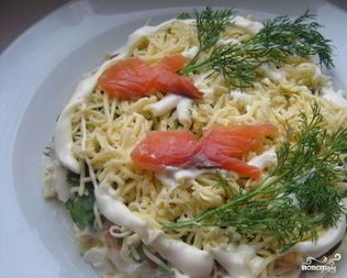 Салат с соленой семгой