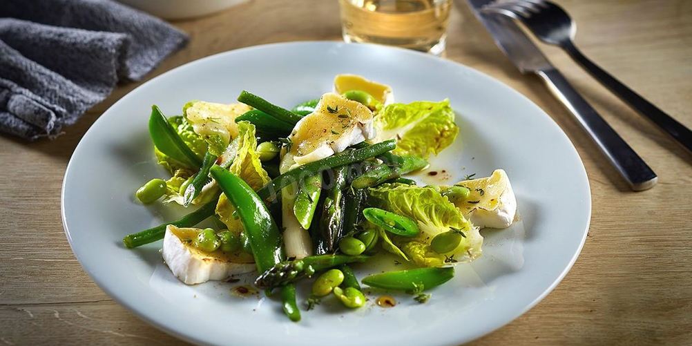 Рецепт салат с сыром бри