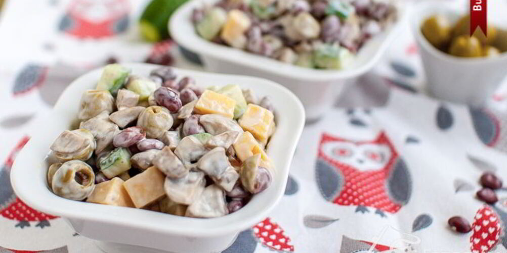 Рецепт салат с сыром, грибами и фасолью