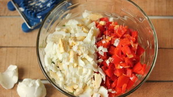 салат шедевр с курицей и сладким перцем