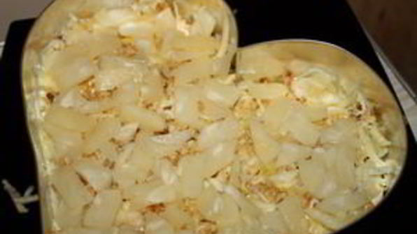 слоеный салат с ветчиной и ананасами