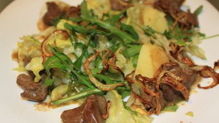 Теплый салат с куриной печенью