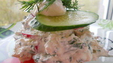 Весенний салат с творогом