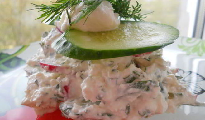 Весенний салат с творогом