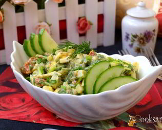 Весенний салат с вялеными помидорами