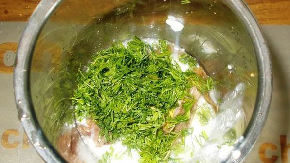 йогуртовый соус с анчоусами