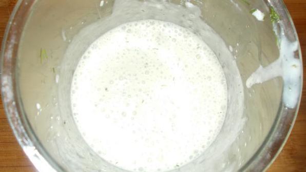 йогуртовый соус с анчоусами