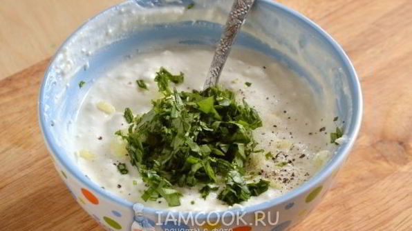 сметанный соус с брынзой и базиликом