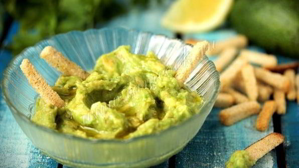соус из авокадо с чесноком