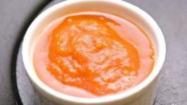 соус из помидор и хлопьев чили