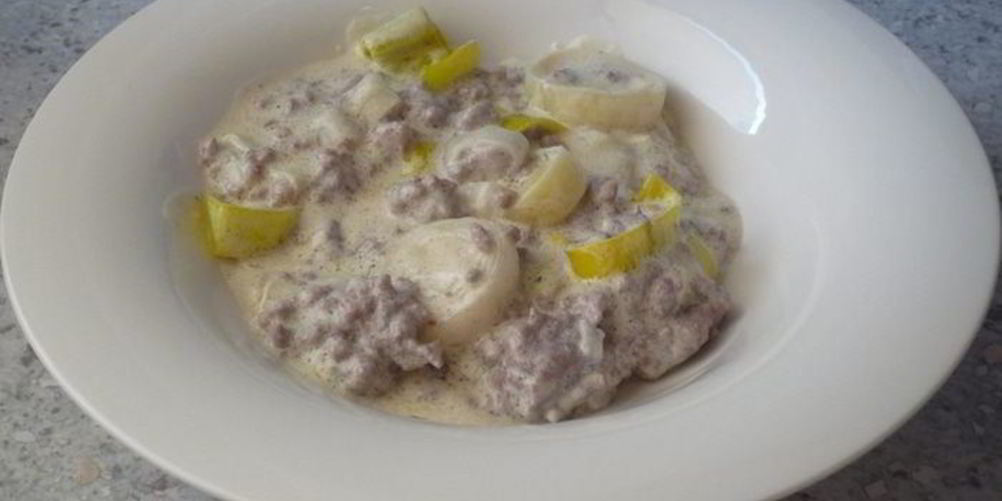 Рецепт соус из рубленого мяса, белого вина и сливочного сыра