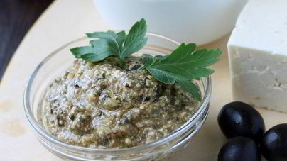 Соус с брынзой и маслинами