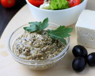 Соус с брынзой и маслинами