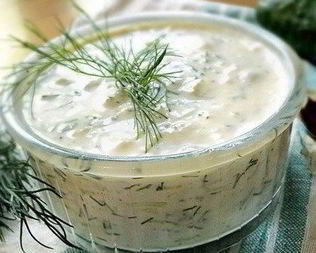 Соус Цацики из йогурта с огурцом