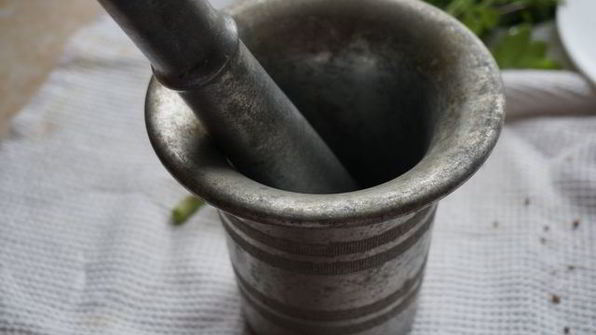 свежий соус из зелени к мясу