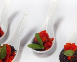 Тапенад из оливок с запеченным перцем