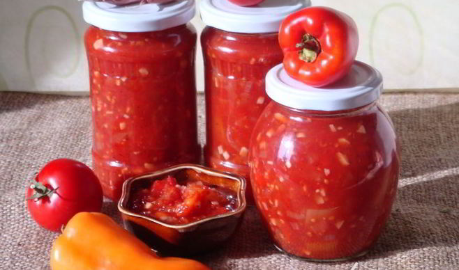 Томатный соус с перцем и чесноком