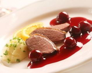 Вишневый соус к утке с бренди и орехами пекан