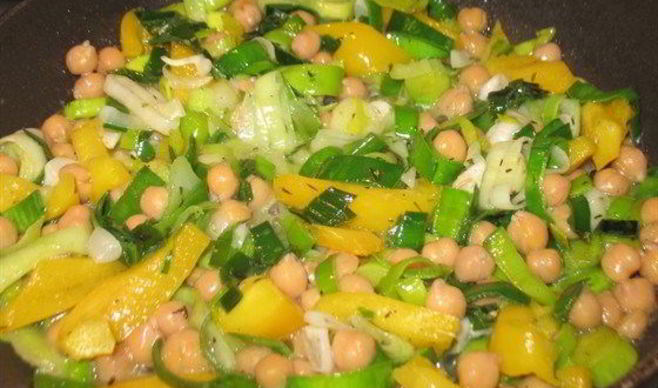 Заправка к рису, пасте из порея и перца