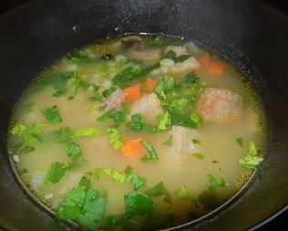 Богатый ароматный перловый суп с говядиной