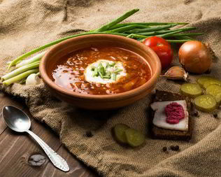 Борщ с фасолью и солеными огурцами