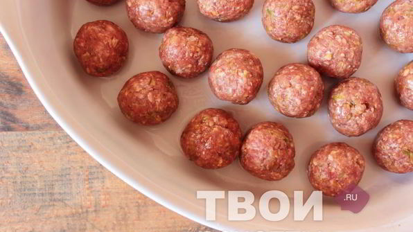 борщ с фрикадельками