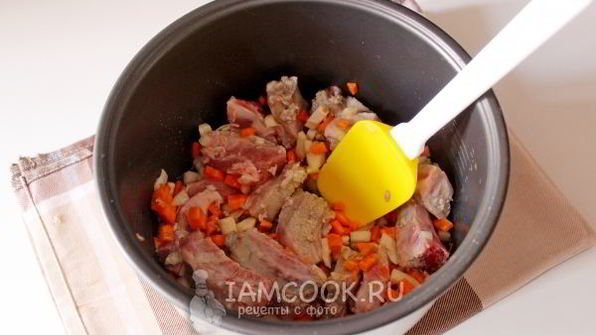 борщ с кислой капустой в мультиварке