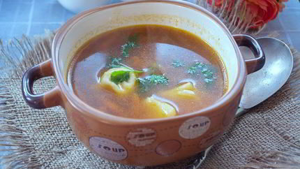 Борщ с пельменями