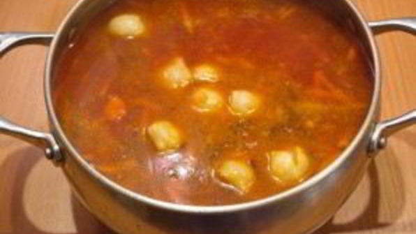 борщ с пельменями