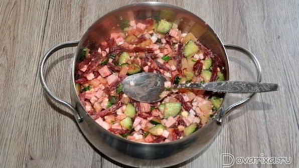 холодный борщ с маринованной свеклой