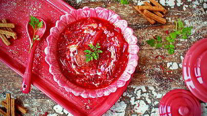 Красный борщ с фрикадельками