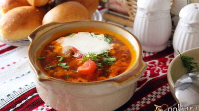 Красный борщ с молотым салом