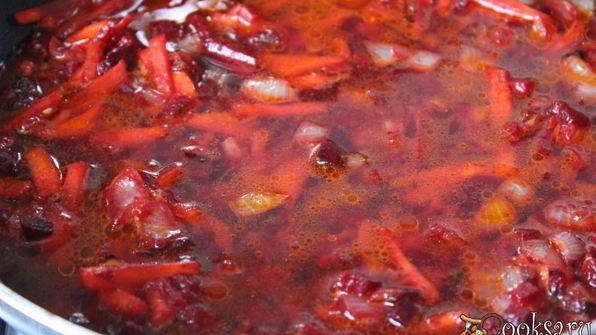 красный борщ с молотым салом