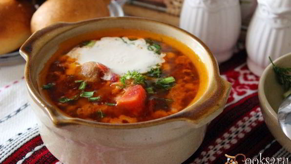 красный борщ с молотым салом