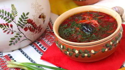 Постный борщ с черносливом