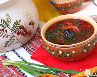 Постный борщ с черносливом