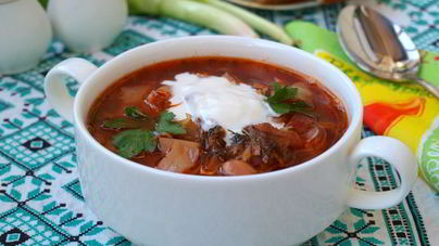 Постный борщ с фасолью и толстолобиком в томате