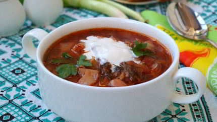 Постный борщ с фасолью и толстолобиком в томате