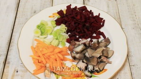 постный борщ с грибами и фасолью