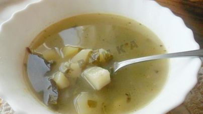 Зеленый борщ с щавелем в мультиварке