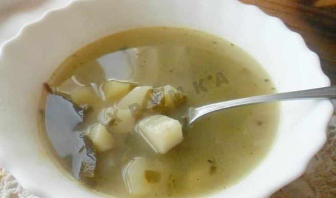 Зеленый борщ с щавелем в мультиварке