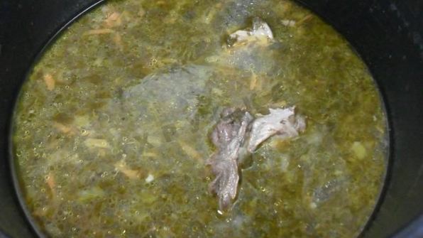 зеленый борщ с щавелем в мультиварке