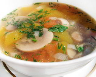 Быстрый суп из свежих шампиньонов, картофеля и моркови