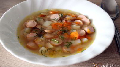 Быстрый суп с сосисками и гречневыми хлопьями