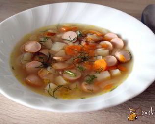 Быстрый суп с сосисками и гречневыми хлопьями