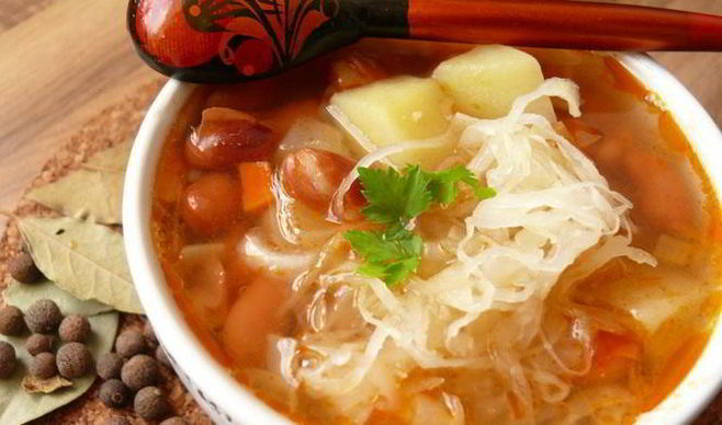 Фасолевый суп с квашеной капустой