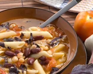 Итальянский фасолевый суп с макаронами