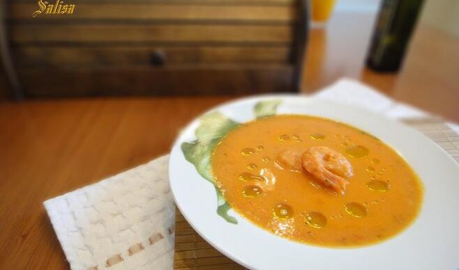 Итальянский томатный крем-суп с креветками