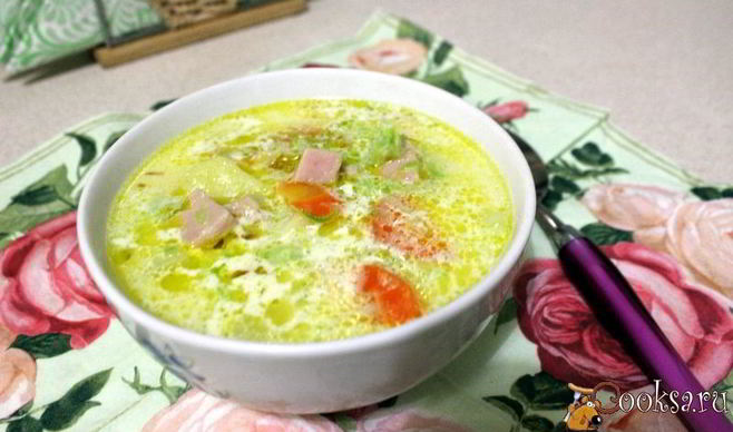 Кабачковый суп с ветчиной и плавленным сыром